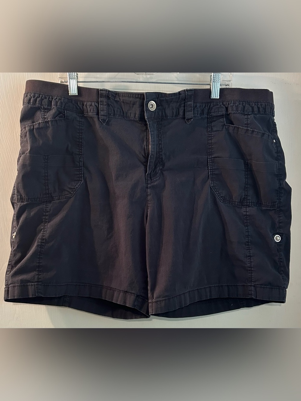 Great NW Indigo women’s Black Cargo Pocket Shorts Size 20W
